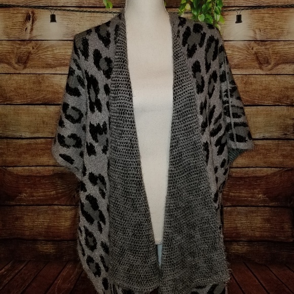 Fuzzy Leopard Print Vest - Grey Fits Reg & Plus - Picture 3 of 5